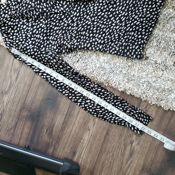 Tory Burch Stretchy Silk Black and White Animal Print Blouse - Picture 8 of 8